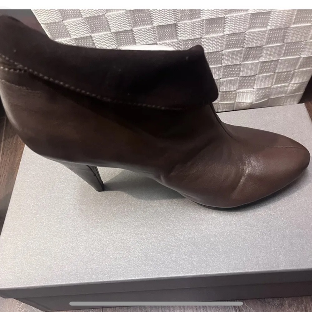 NWOB Coach Brown Leather booties L8.5 R8